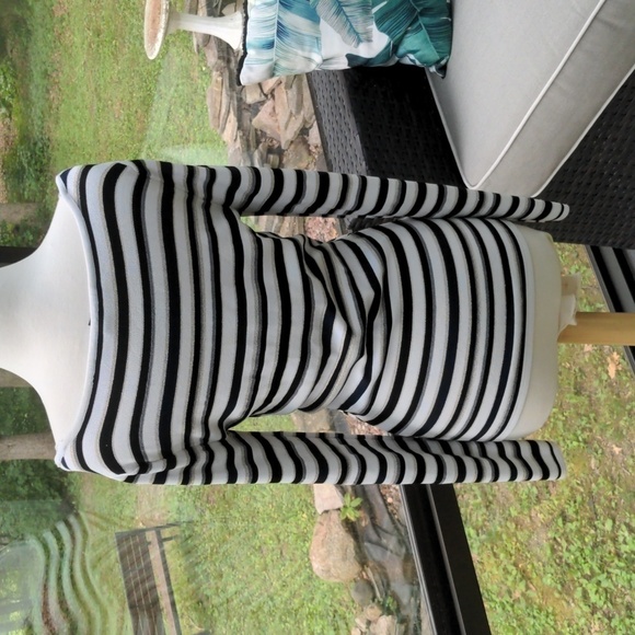 White House Black Market Seaside Stripe Pullover - Size M - Picture 7 of 9